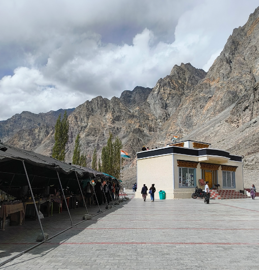Picture 6: Handicraft Market in Thang Village.
